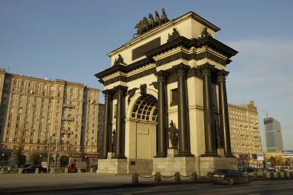 Площадь победы 2к2. Триумфальная арка в москве на кутузовском. площадь победы 1б. площадь парк победы 1б москва. кутузовский проспект площадь победы 1б.
