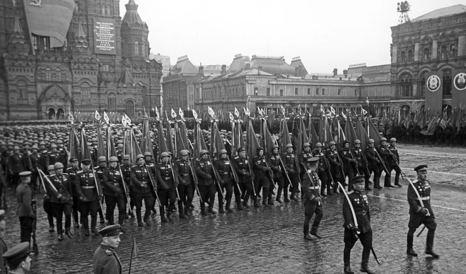 Парад Победы 24 июня 1945 года. Первый парад Победы 24 июня 1945 года на красной площади. Парад Победы в Москве 1945г. ВОВ парад Победы 1945.