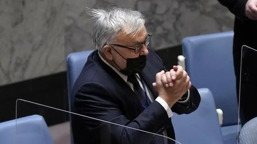 Политик нападение