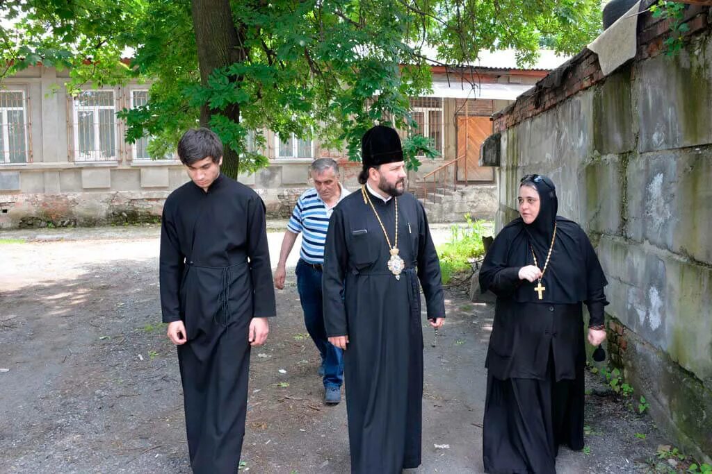 Владикавказская епархия Аланский мужской монастырь. Аланский монастырь игуменья. Владикавказский Покровский женский монастырь. Братия аланского мужского монастыря. Православие осетин