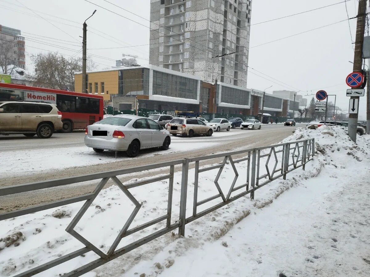 Движение в кирове сегодня. Санди киров. киров сейчас. пробки в кирове.