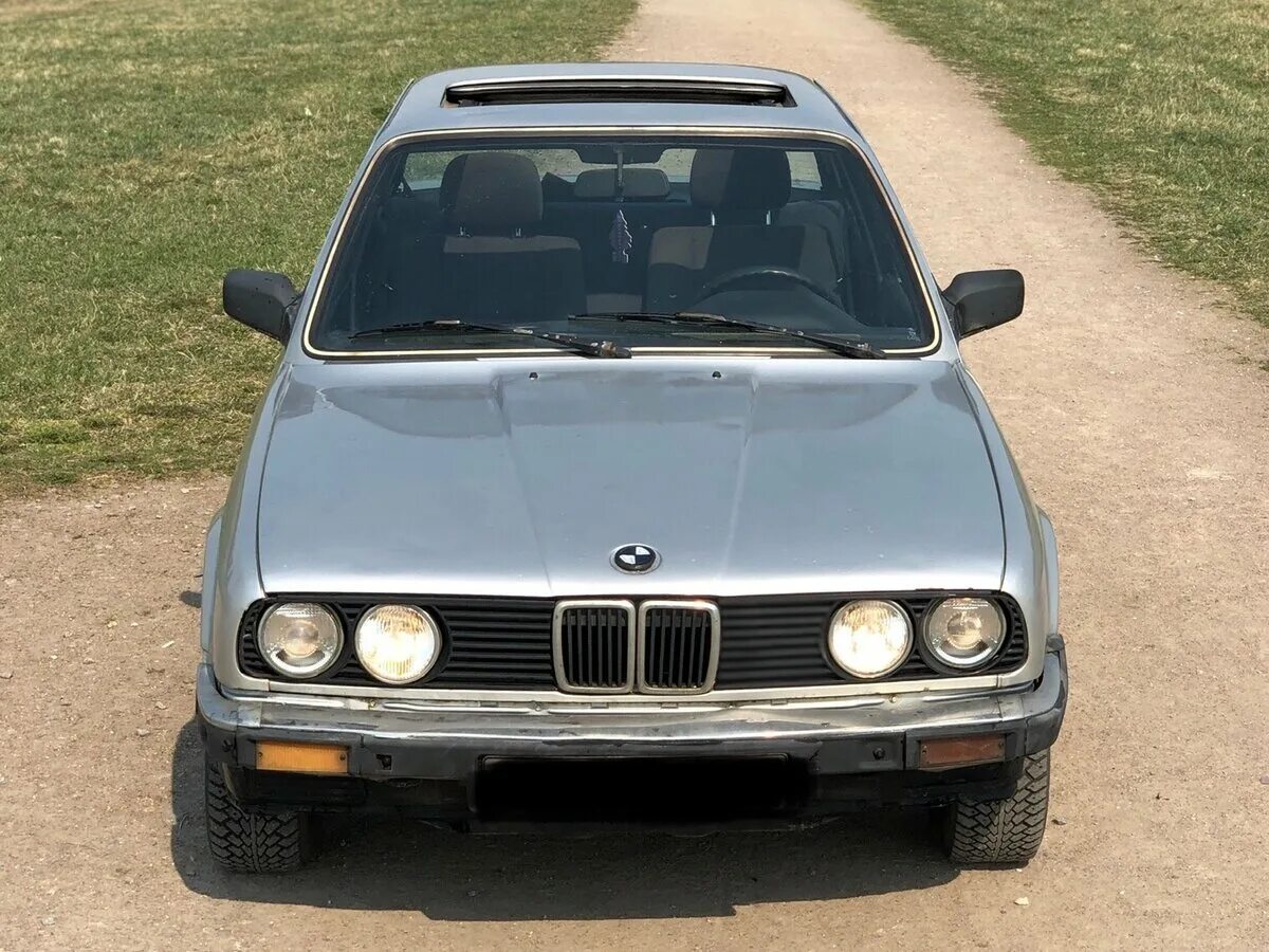 Бмв 1986. BMW 318 1986. BMW 3 1986. БМВ 3 1986 года. BMW 1986 седан.