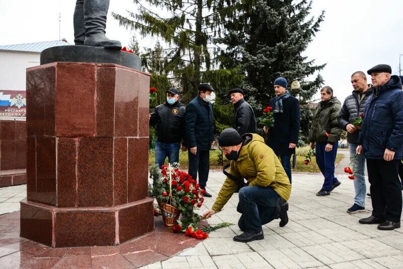 Памятник милиционеру Пенза. Памятник первому милиционеру Пенза. Памятник пензенским милиционерам кратко. Памятник пожарному Пензенская область.