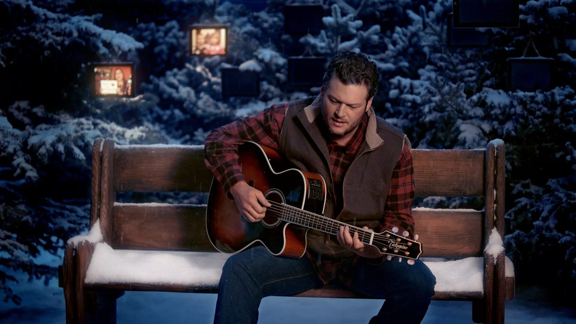 Грустная музыка мп3. Blake Shelton. Мужчина с гитарой. Мужская фотосессия с гитарой. Вечер с гитарой.