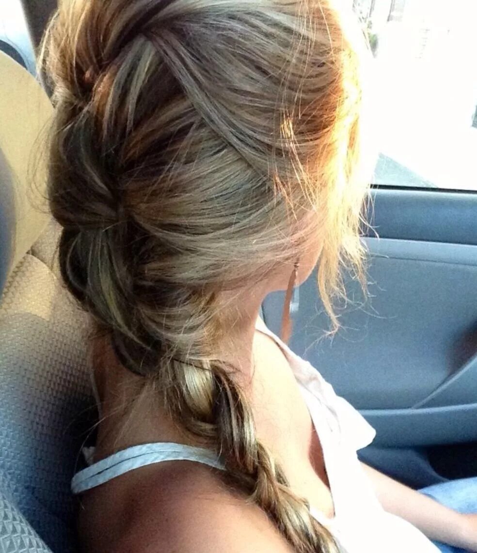 Мелированные со спины. Девушка с мелированными волосами. Девушка мелированная со спины. Девушка с мелированными волосами. Девушка с мелированными волосами.