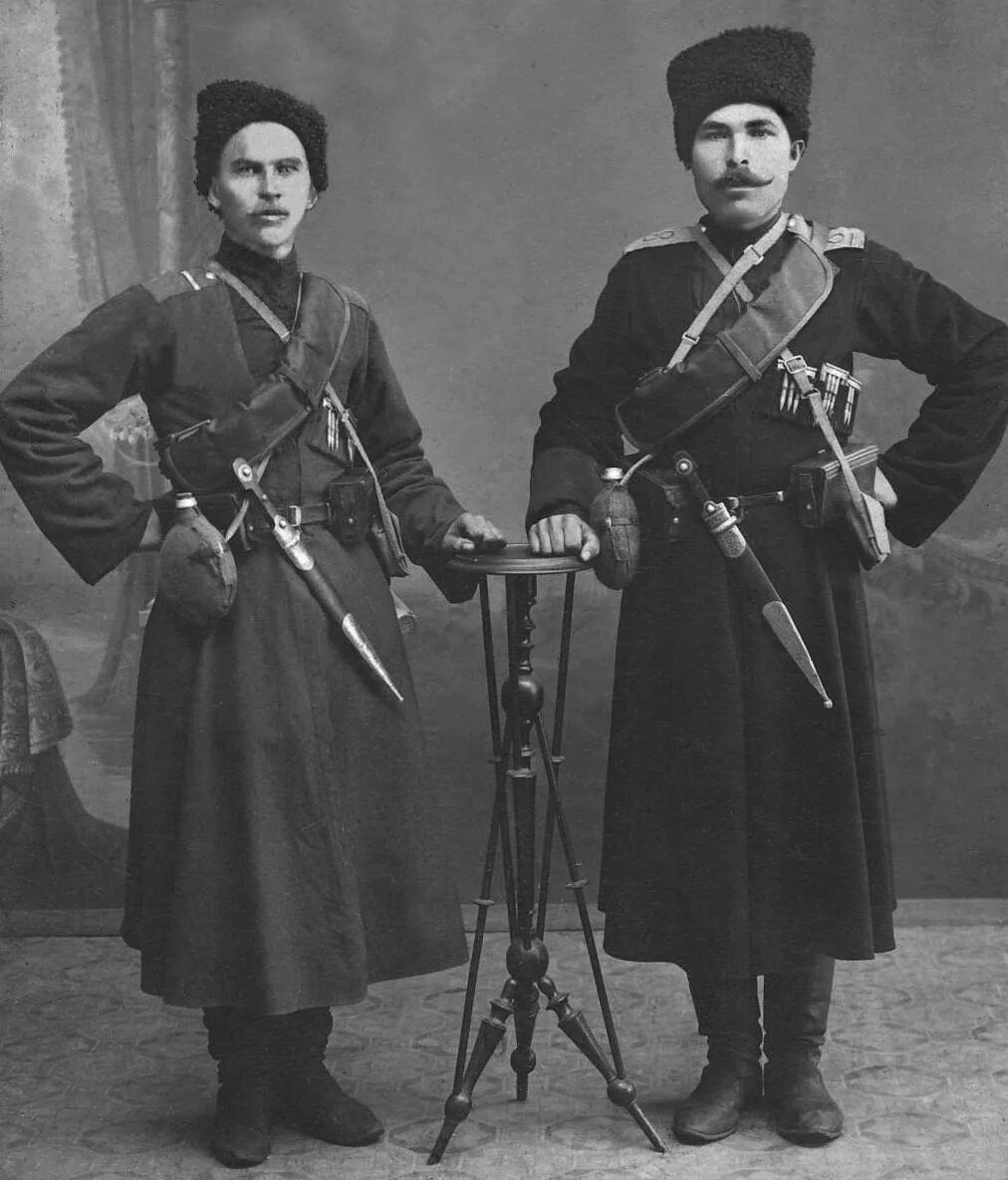 Военная черкесска. Папаха Терских Казаков 1915. Пластуны Кубанского казачьего войска. Кубанские казаки первая мировая. Форма Терских Казаков.