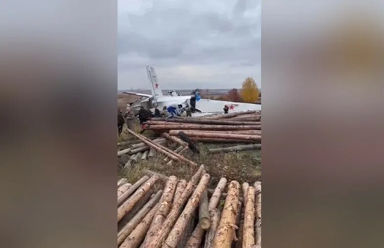 Разбился самолет в ивановской области. Место крушения самолёта l-410 Мензелинск памятник. Упал самолет в Богородске Кировская область.