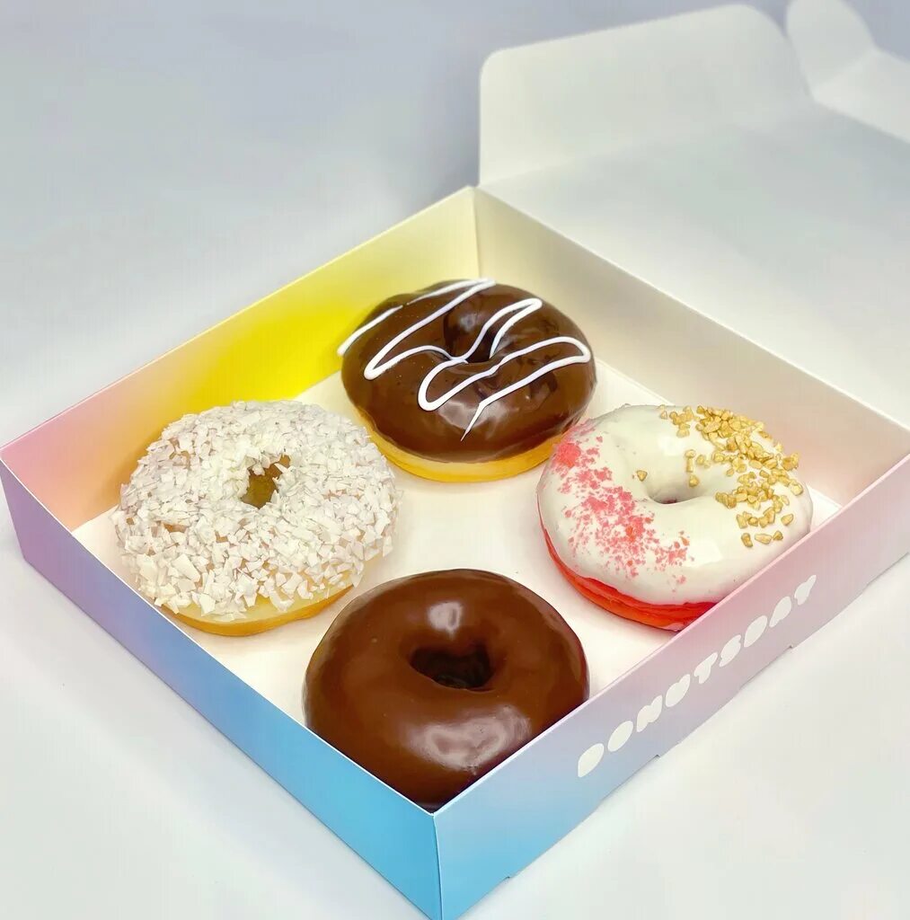 Данкин донатс таггер. Donuts day. Donuts day. Кондитерские пончики. Donuts day.