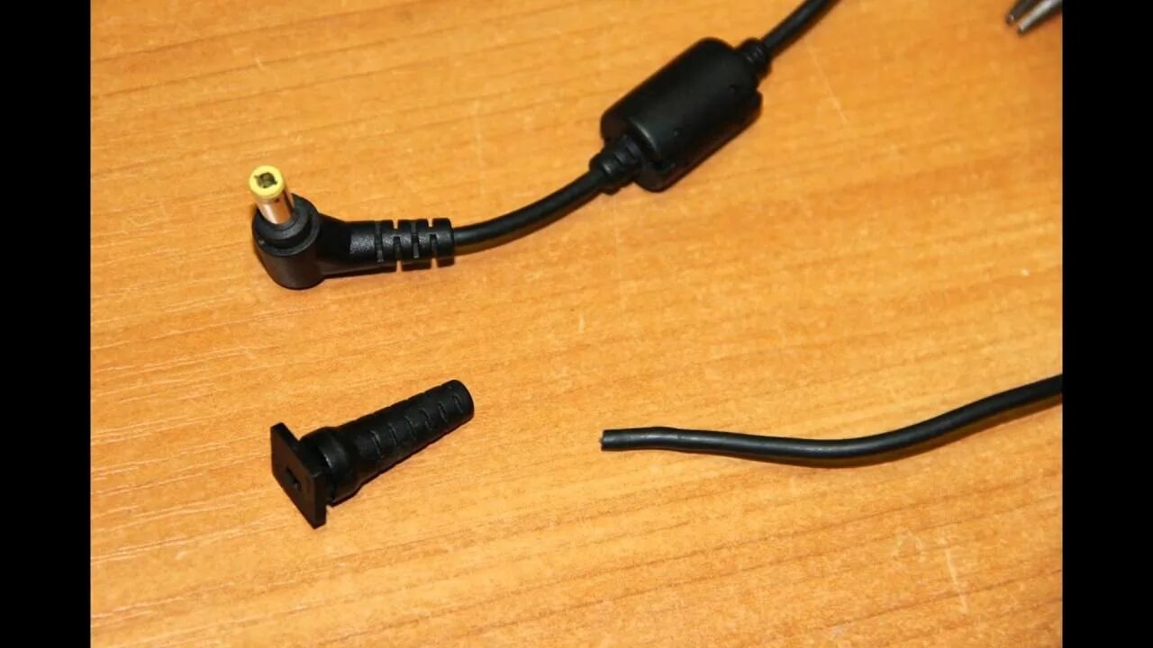 7мм lenovo. 7 мм штекер. Шнур зарядка для ноутбука asus x. Устройство провода ноутбука. Блок питания acer 5.