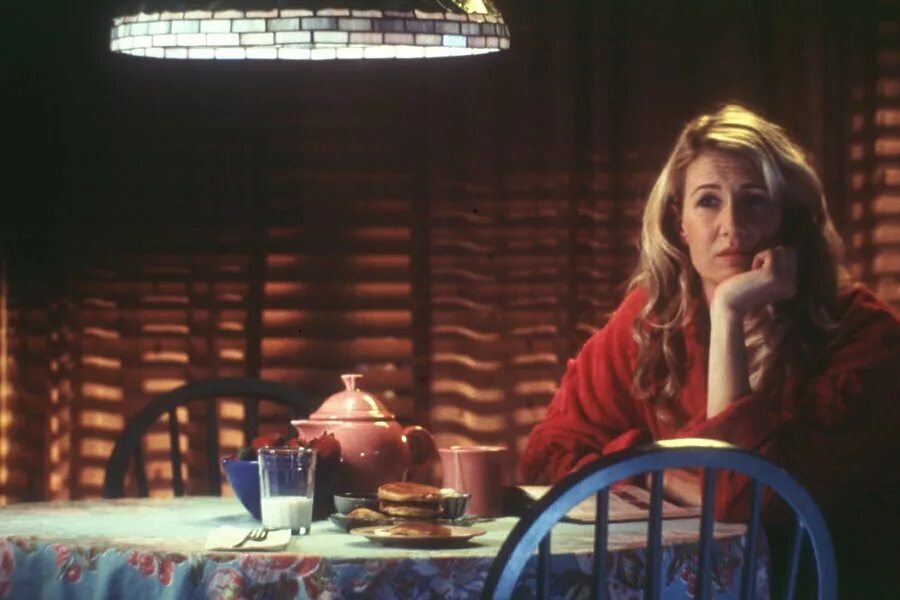 Emile has never been. Дакота фаннинг сэм. Зои дойч и эллен пейдж. Emile has never been. Изабель лукас макгайвер.