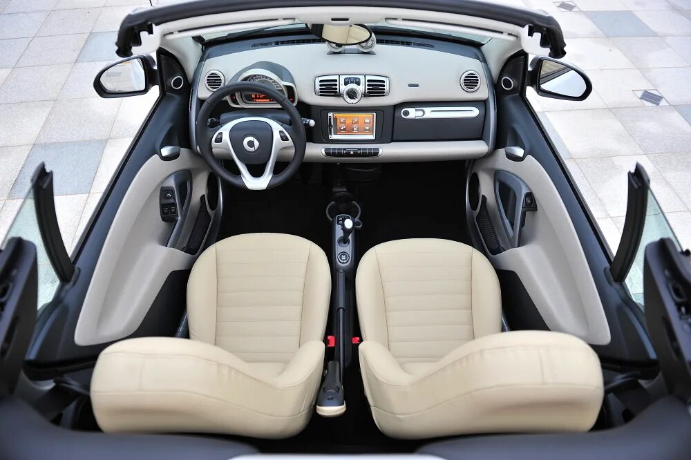 двухместный салон авто 4. бмв кабриолет с красным салоном. бентли континенталь суперспорт 2010. 4 super sport салон. Aston martin vanquish салон.