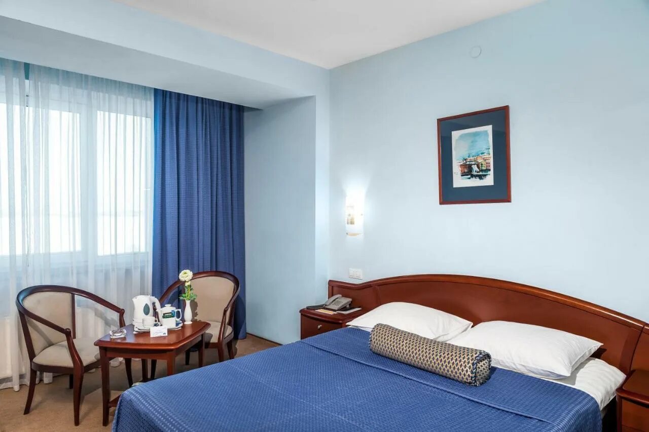 Номер в александровке. Номер в александровке. Александровский парк отель екатеринбург. Александровская слобода отель. Александровский сад нижний новгород номер.