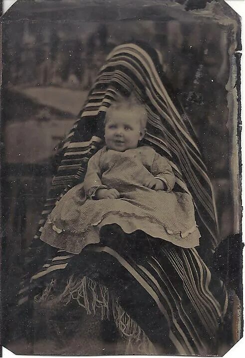 Скрытое фото мам. Спрятанная мать Викторианская эпоха снимки. Скрытая мать 19 век. Спрятанная мать фото. Жанр фотографии спрятанная мать.