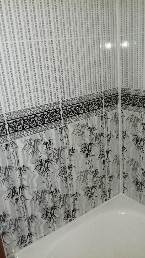 Панели в ванной отзывы. Отделка ванны панелями. Ванная панелями ПВХ. Обшивка панелями ПВХ ванной. Отделка ванной панелями ПВХ.