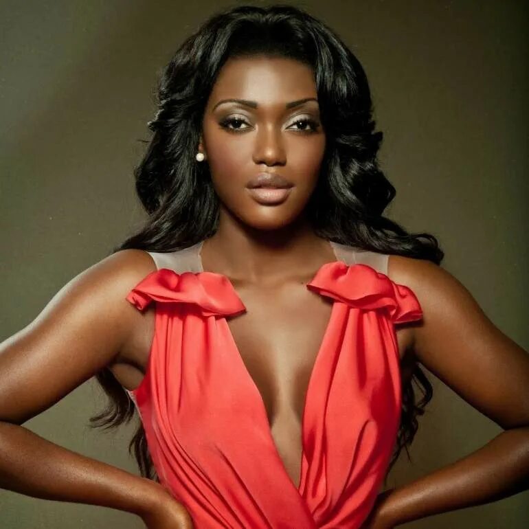 Kelly rowland 18. Келли роуленд певица. Пегги даниэль темнокожая модель. Коуди брайант негритянка. Мишель морган афроамериканка.