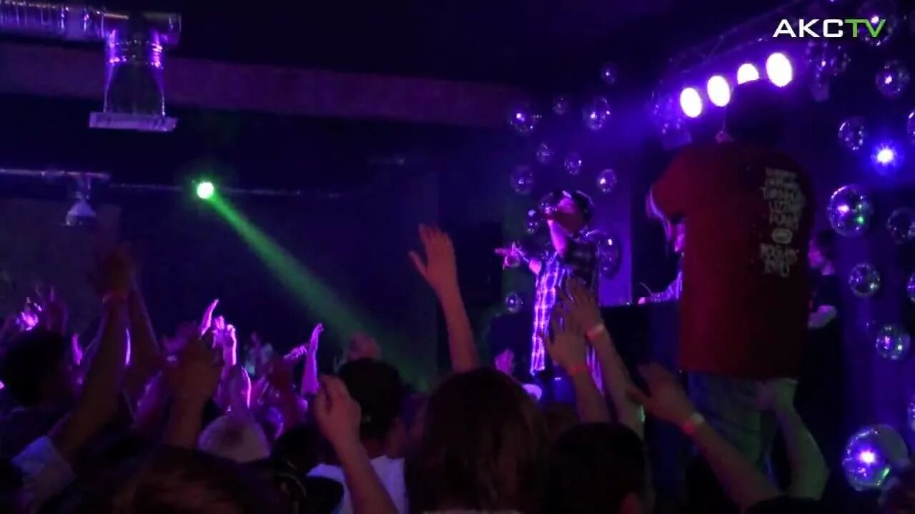 Клуб смоки в неваде. Смоки клуб. Кальянная на мосфильмовской. Кальянная в стиле неон. Лаундж-кафе atmosphere cafe & lounge, москва.