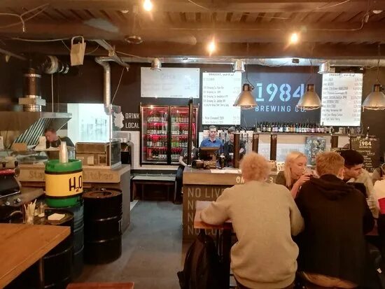 Panorama: Одно Вино, pub, bar, Russia, Omsk, ulitsa Lenina, 13А - Yandex.Maps