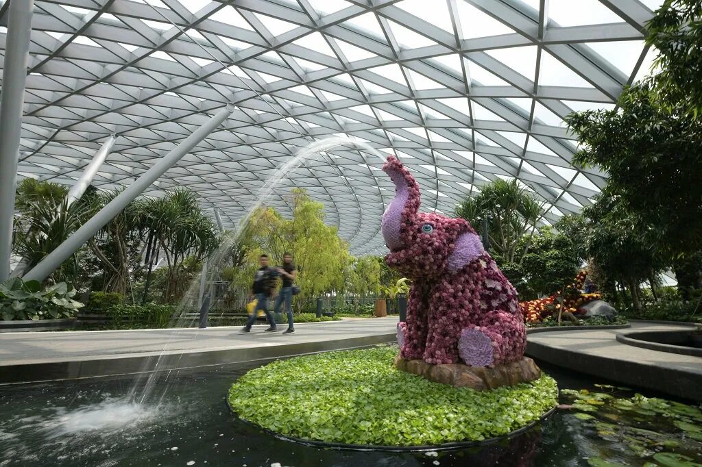 Чанги знак чанг. Сингапур Changi Airport. Аэропорт Jewel Changi. Аэропорт Джуэл Чанги, Сингапур. 2.Аэропорт «Jewel Changi Airport» в Сингапуре.