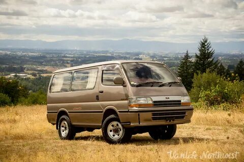 1992 TOYOTA HiAce Super Custom 4wd Van.