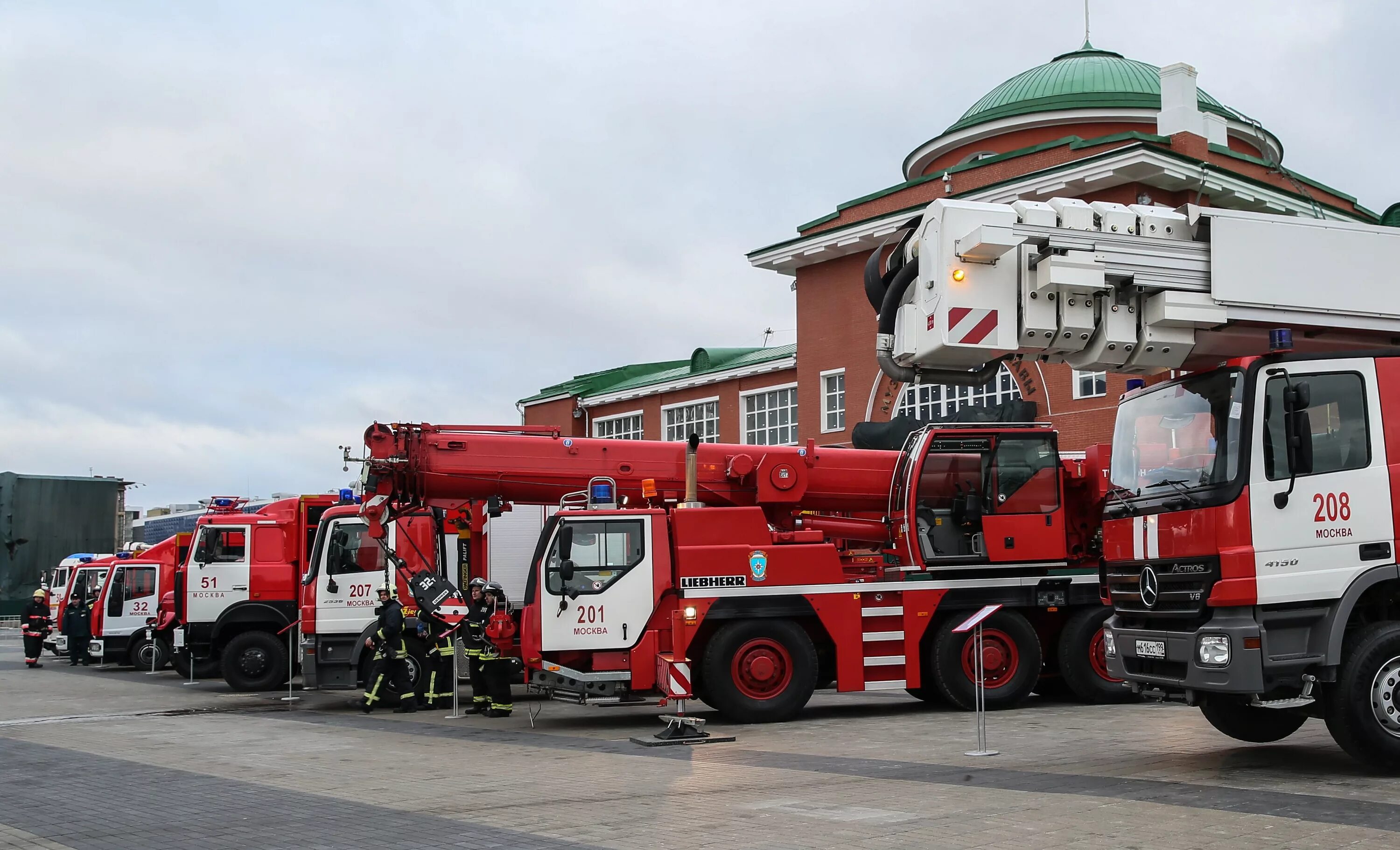 Аварийно-спасательная машина. Комплект эвакуационный "rescue set 30" (vnt rescueset 30). Аварийно спасательное оборудование пожарных. Аварийно-спасательный инструмент. Комплект эвакуационный rescue set 30.