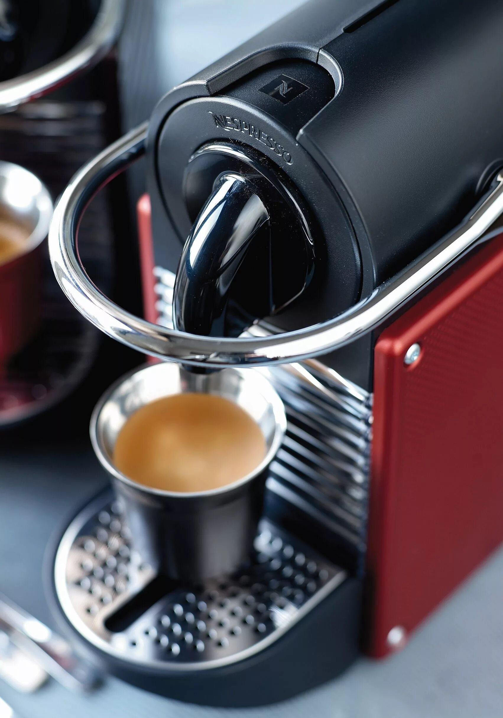 Покупка кофе кофемашина. Кофемашина Nespresso дегустация. Nespresso Pixie Coffee Machine. Кофеварка неспрессо 201. Nespresso c50j.