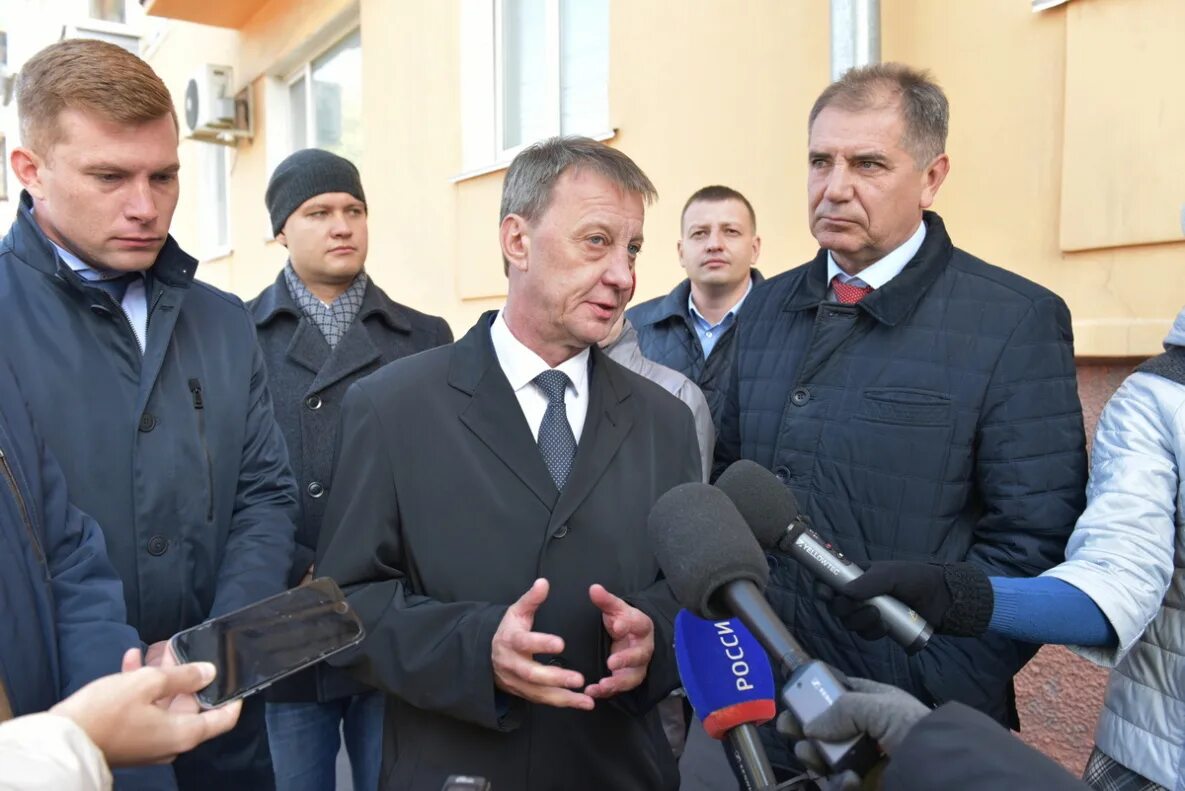 Ао хсз ао хабаровский судостроительный завод. Начальник дрсу. Шлемензон киров. Директор дорожному строительству. Директор дорожной работы новороссийск фото.