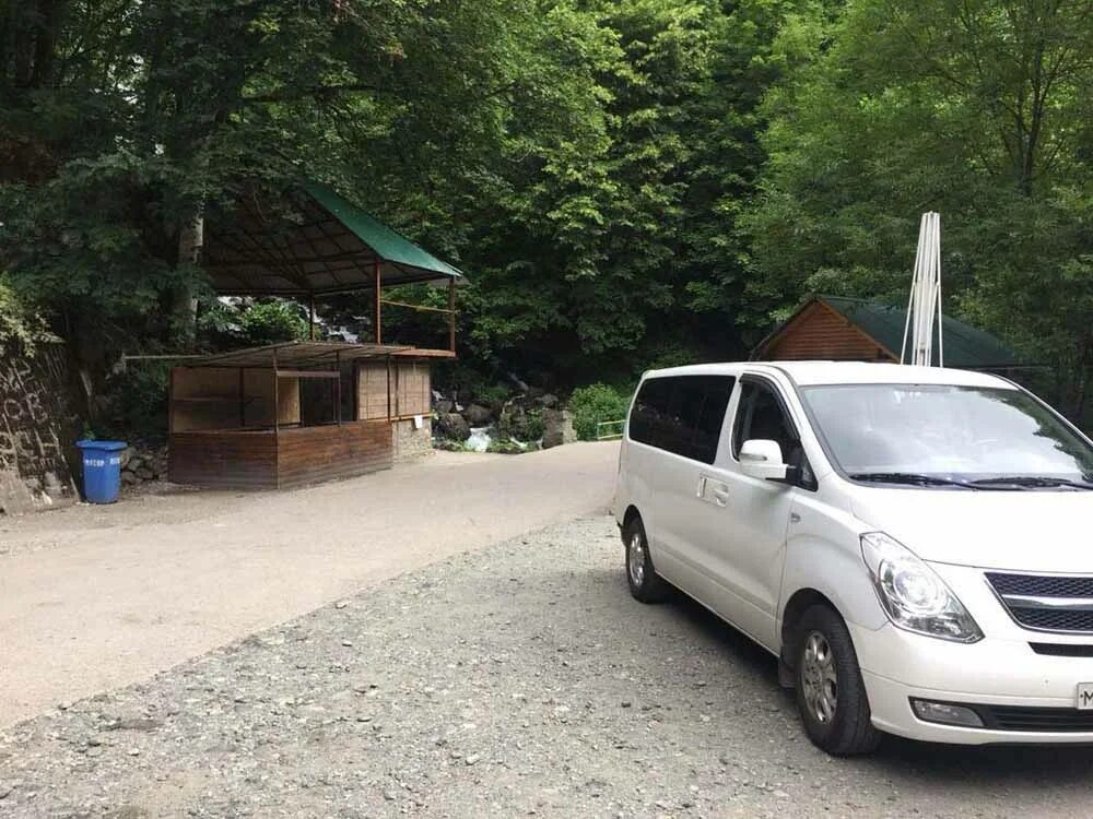 Аренда авто адлер в абхазию. Экскурсии на минивэне в абхазию. экскурсия в абхазию на минивене. поездки по абхазии на минивэне .. золотое кольцо абхазии экскурсия из сочи на микроавтобусе.