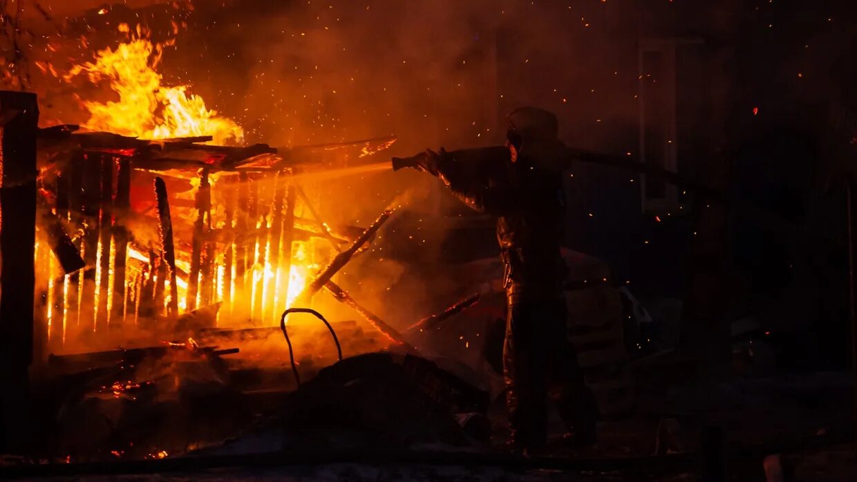 Миллер пожар. Сгорел дом в Башкултаево. Пожар Пермь дом. Сосновский район пожар. Пожар золотой век.