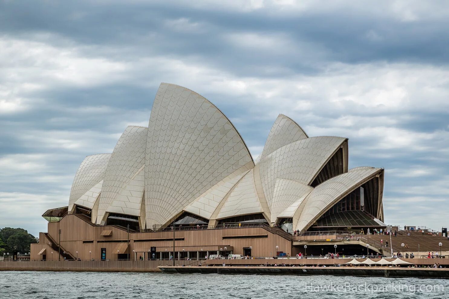 Оперный театр Сидней архитектура. Сиднейский оперный театр Австралия Архитектор. Уотсон оперный театр в Сиднее. Мельбурн оперный театр.