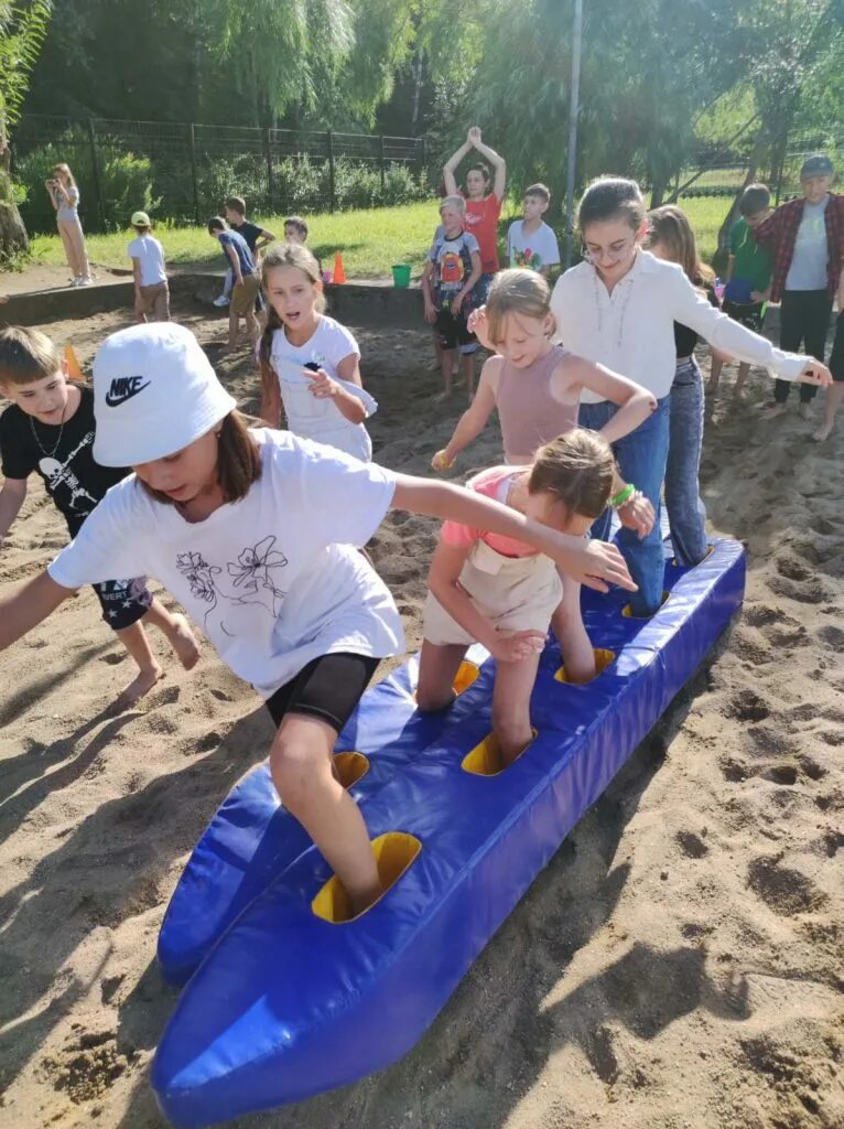 Морская эстафета. Спортивный инвентарь для эстафет. Эстафета морское путешествие для детей. Развлечения на свежем воздухе. Спортивный досуг в детском саду.