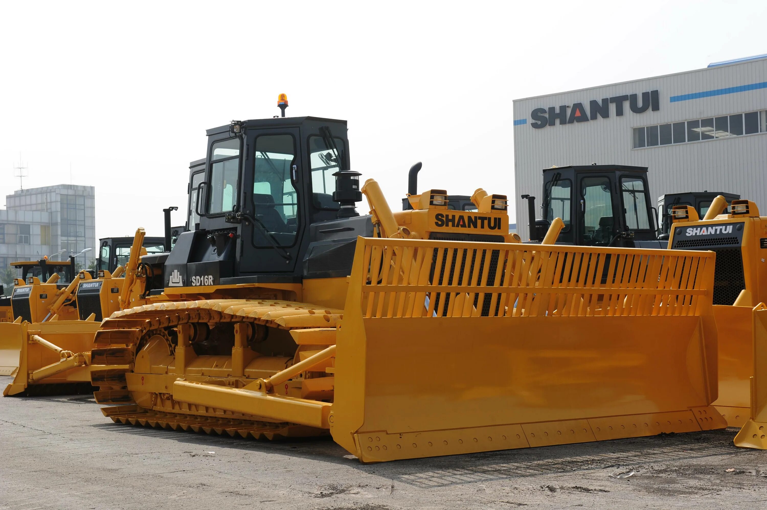 Бульдозер Shantui sd26. Бульдозер Shantui sd32. Шантуй 16 бульдозер. Шантуй 32 бульдозер.