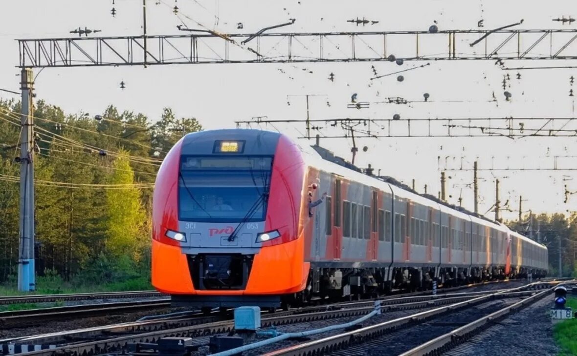 Ласточка Петрозаводск Санкт-Петербург. Электричка Ласточка Санкт-Петербург. Поезд Ласточка СПБ Петрозаводск.