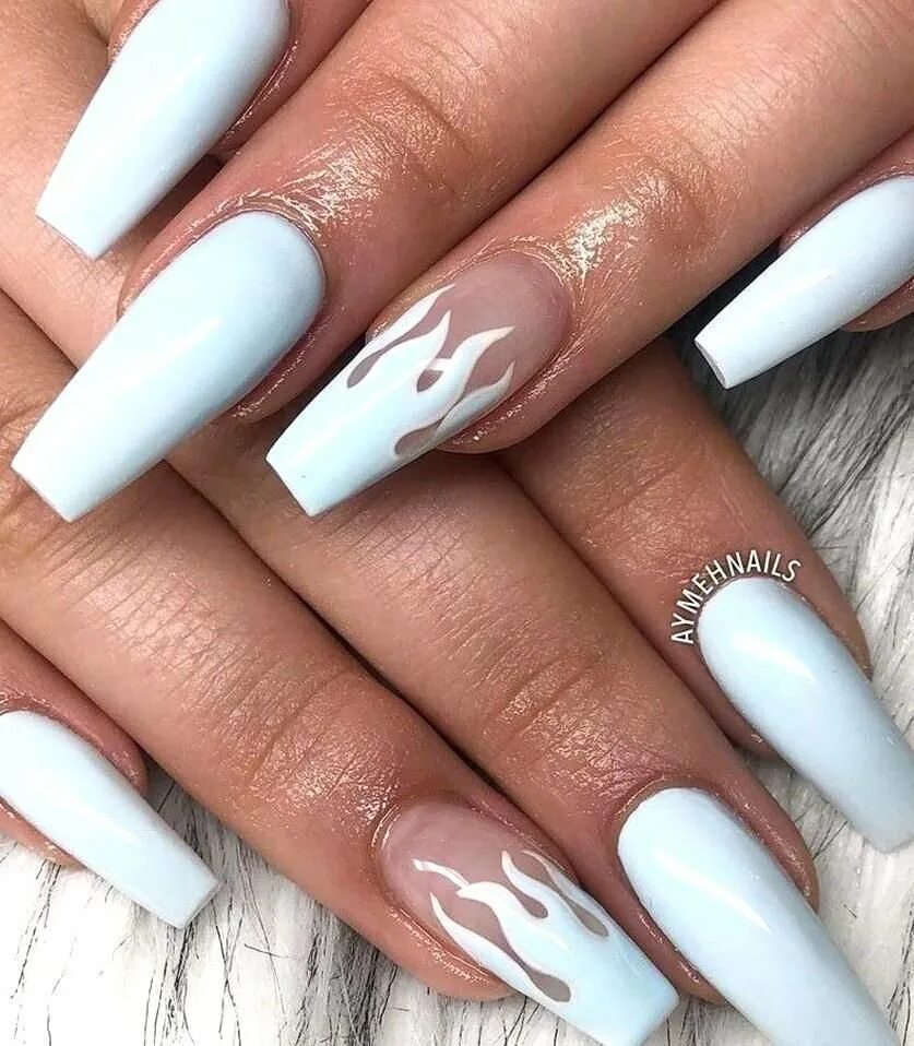 Маникюр на форму балерина 2023. Легкие длинные ногти. Острые ногти. Чёрный френ острый миндаль. Легкие длинные ногти.