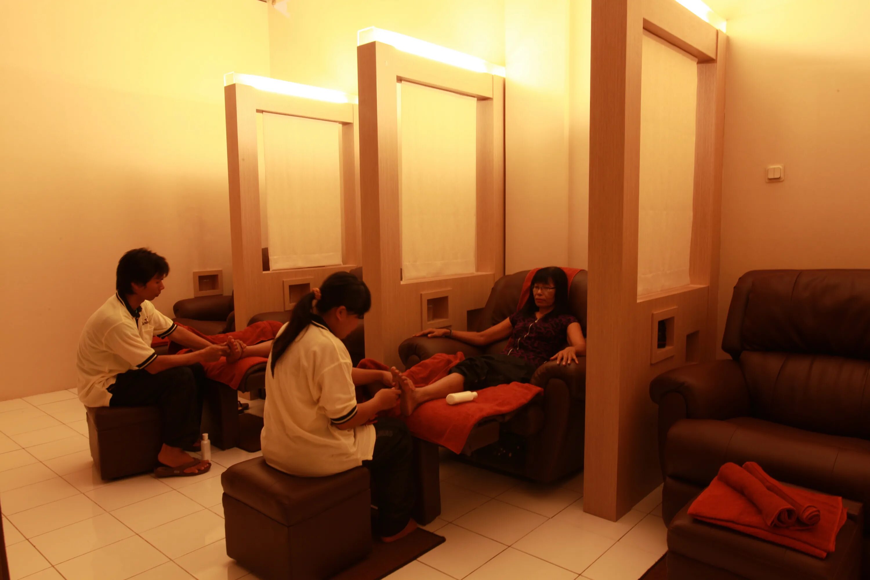Pijit plus. Pijat plus bandung. pijat plus plus bandung.