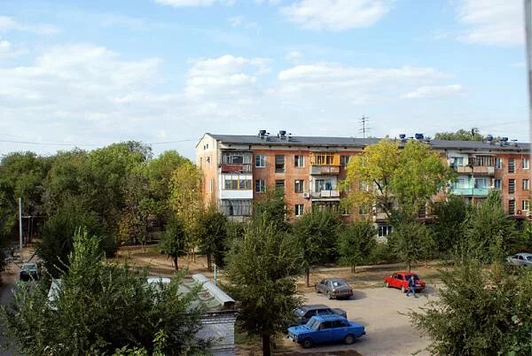 Жк троя волжский. Жк ривьера тольятти. Волжский бульвар 114 а к 10. Квартал фото. Улица космонавтов 16 б волжский.