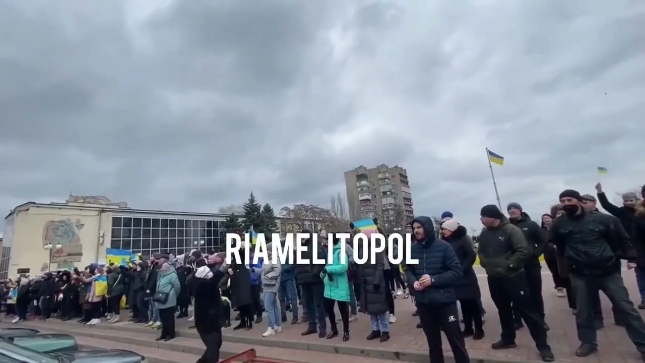 Мелитополь видео. Митинг в Мелитополе. Митинги украинцев в Мелитополе против наших. Мелитополь демонстрация протеста 2020.