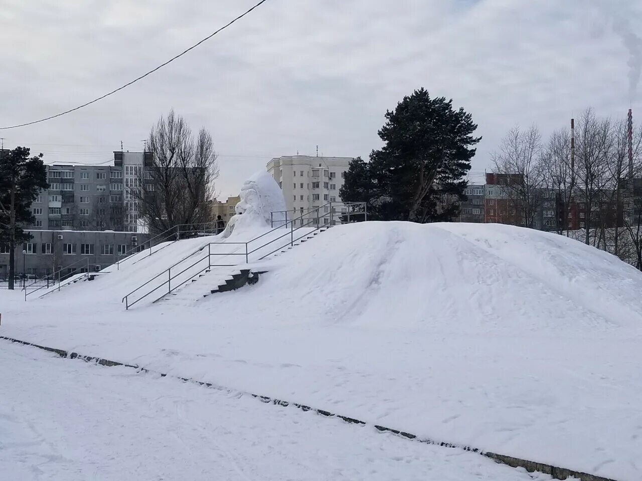 Крошки тверь. Парк ДДМ Тверь. Детский парк Тверь. Голова парк ДДМ Тверь. Тверь парк дворец детей и молодежи.