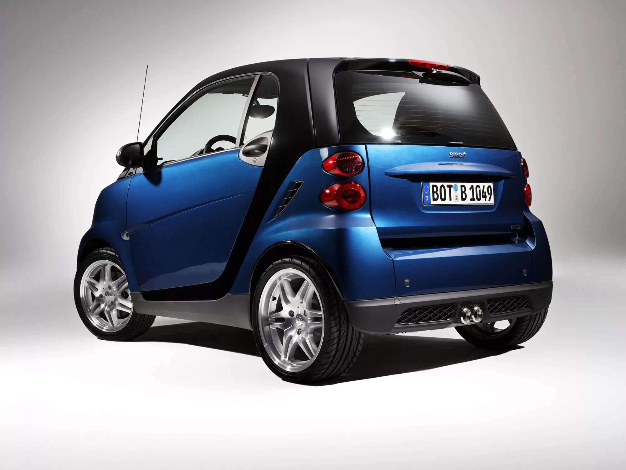 Smart Fortwo 2. Smart Fortwo (2-е поколение). Смарт Брабус. Мини-кар Smart Fortwo 2. Смарт 2 лета