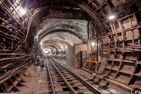 Метро под москвой рекой