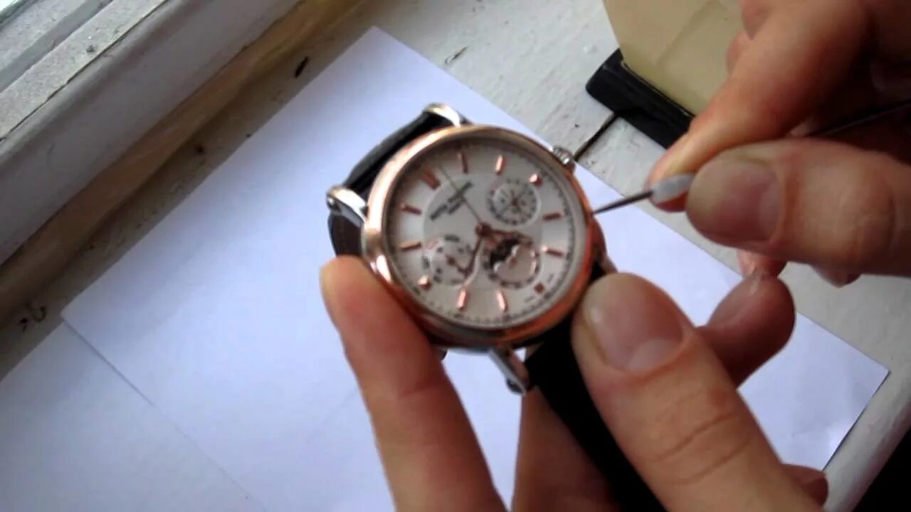 Видео 50 часов. Patek Philippe 750. Часы Patek Philippe Geneve Swiss 18 k 750 5052. Patek Philippe Geneve 750 18k. Patek Philippe Swiss m210.