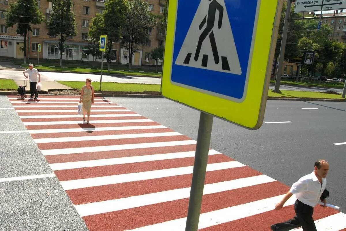 Зебра переходя дорогу. Пешеходный переход. Зебра пешеход. Пешеход пешеходный переход. Пешеходный для детей.
