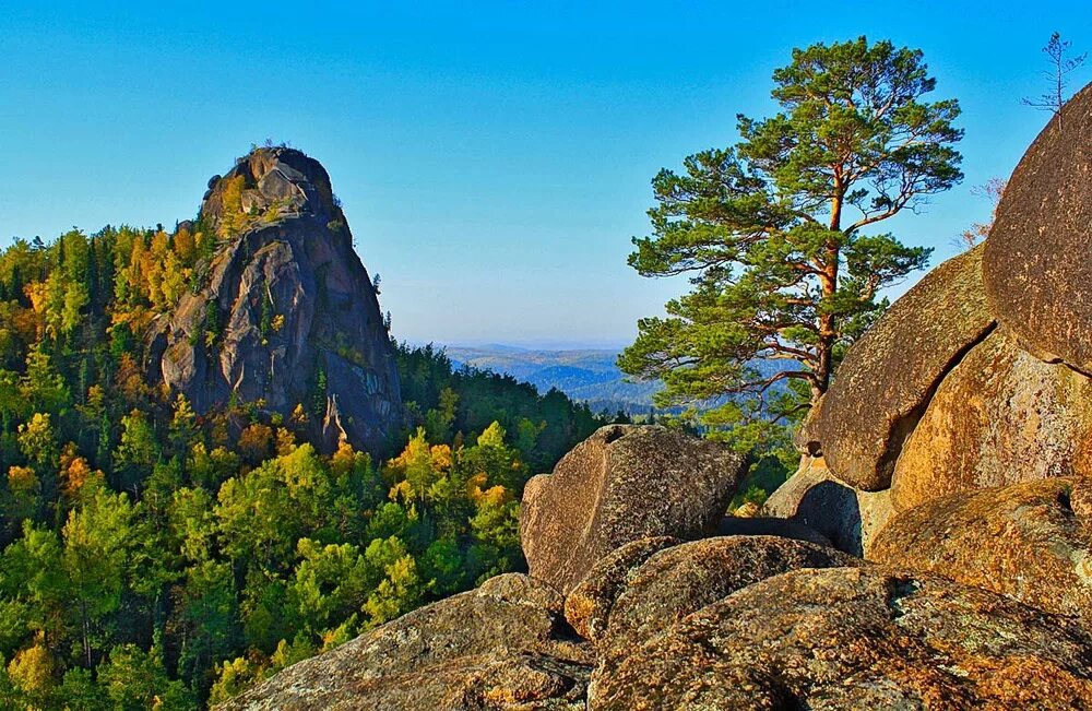 красноярск заповедник столбы лимурийский храм. столбы города красноярска. сиенит красноярские столбы. красноярский край. заповедник столбы красноярск.