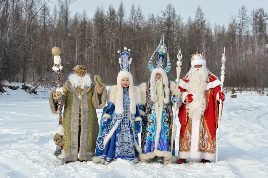 Чисхан якутский дед мороз. Резиденция яисхаана якутск. Фестиваль полюс холода в оймяконе. Чысхаан николай максимович. Республика саха якутия дед мороз.