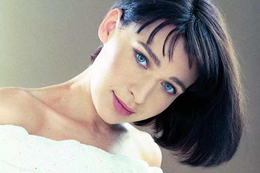 Alisa moon. Alisa moon. Алиса мон 2019. Алиса мон в 90-х. Алиса мон 2020.