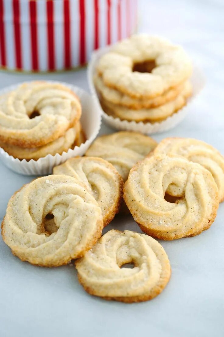 Печенье баттер кукис. Даниш. Печенье Даниш. Печенье Масляное. Butter roll cookie