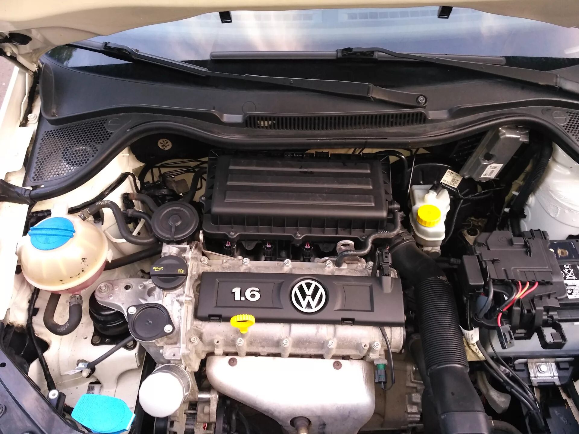 Wv polo 1.6. Мотор поло седан 1.6 105 л.с. Фольксваген поло ДВС 1.6. Двигатель Volkswagen Polo sedan 1.6. Двигатель поло седан 1.6 105.