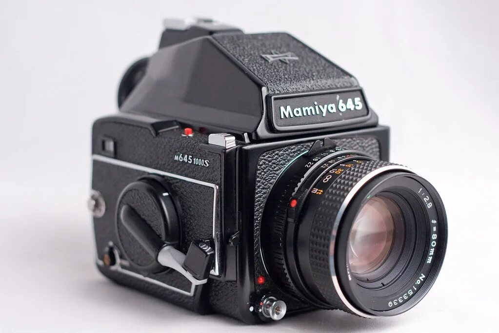 Фотокамеры среднего формата. Mamiya m645. Mamiya 1000s. Mamiya 645. Mamiya пленочный фотоаппарат.