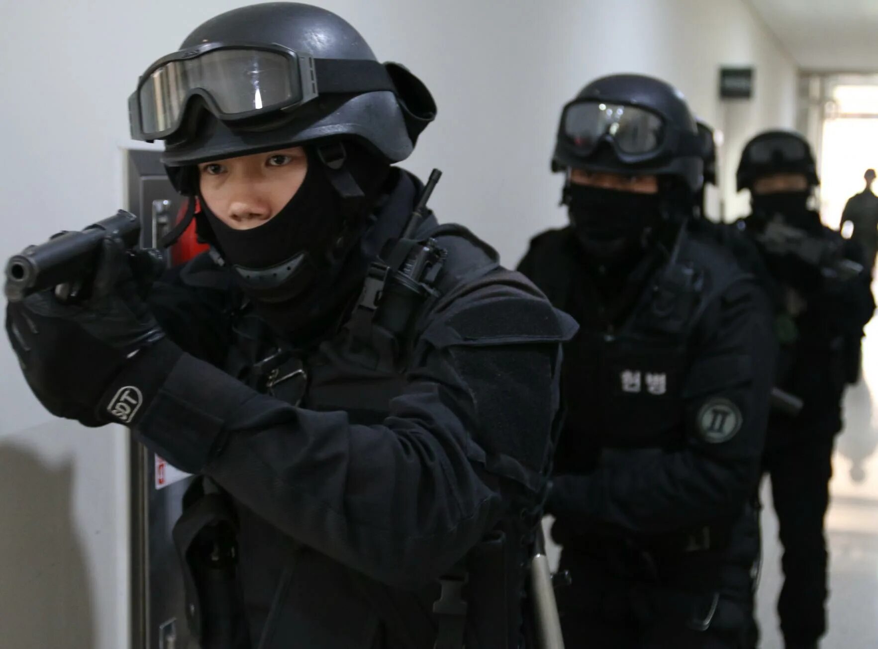 Дорама спецотряд быстрого реагирования. Полицейский спецназ японии. korean swat. спецотряд полиции. корейский полицейский спецназ.