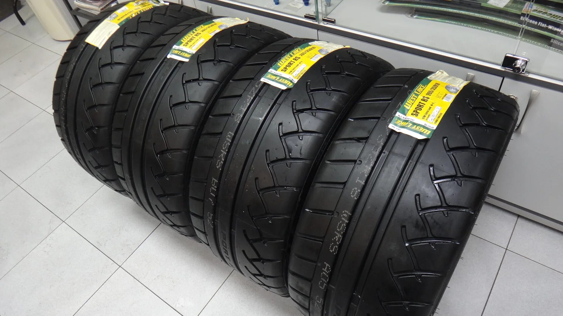 Goodride sport rs 225/40 r18. Вестлейк 265/40/18. Шины westlake sport rs. Westlake z 107 265 35 18 летняя резина. Westlake sport rs r19.
