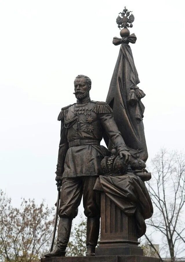 Сербия памятники. Памятник Николаю 2 в Сербии в Белграде. Памятник Николаю второму в Белграде. Памятник Николаю II (Белград). Памятники Николаю II В Сербии.